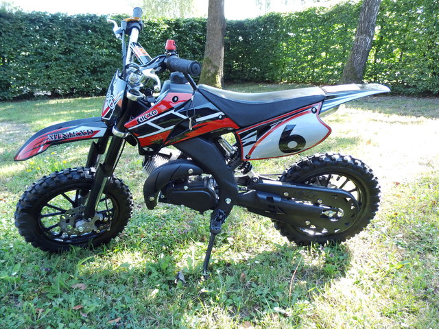 Der 1. Preis, das Kinder Motocross, wurde von den Firmen Houschko und Kuben gesponsert.