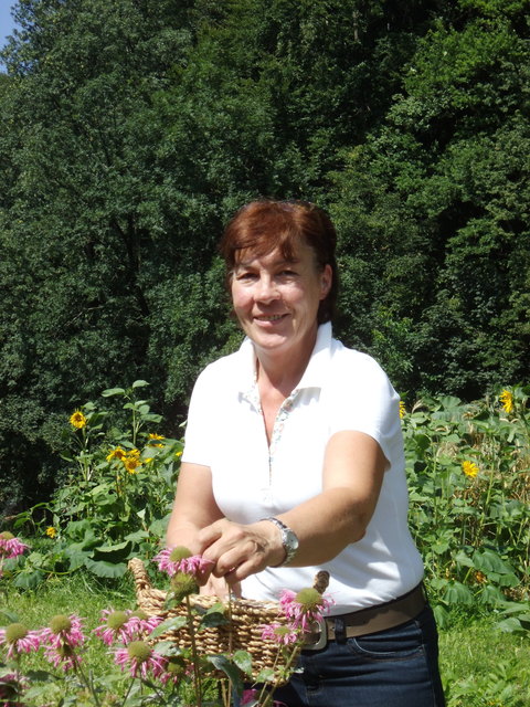 Bei der Ernte ist Erika Moser ganz in ihrem Element.