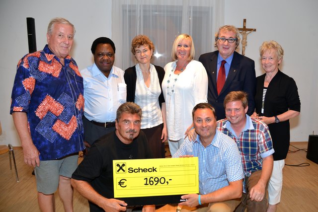 vlnr: Willi Slama, Pfarrer Msgr. Laurent, Georg Ragyoczy, Heidrun Herbert, GGR Manuela Dundler-Strasser, Bmg. Michael Cech, Hans Haller, GR Thoams Kadlec, Thilde Slama