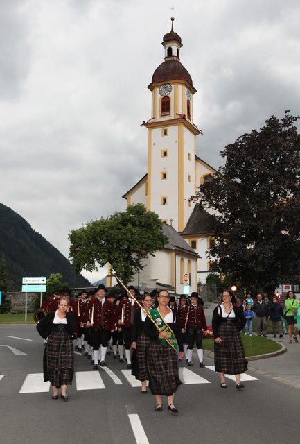 Einmarsch der Gastkapelle Sigharting aus Oberösterreich