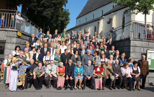 Als Gratulanten stellten sich Norbert Wolkerstorfer und Bürgermeisterin Gisela Gabauer ein.