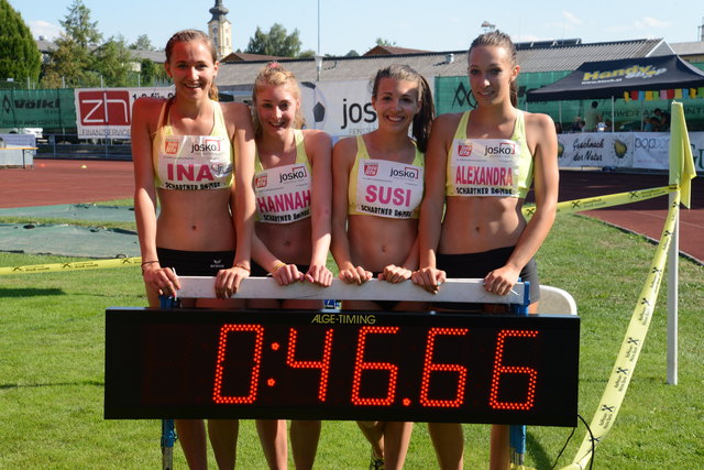 Die oberösterreichische Auswahl mit Lokalmatadorin Ina Huemer (li.) sowie Hanna Miggisch (PSV Wels), Susi Walli und Alexandra Scheftner (beide Zehnkampf-Union) schaffte über die 4 x 100 Meter einen neuen U18-Rekord.
