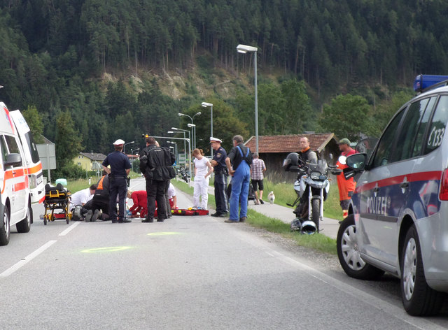 Die Motorradlenkerin wurde bei dem Zusammenprall verletzt.