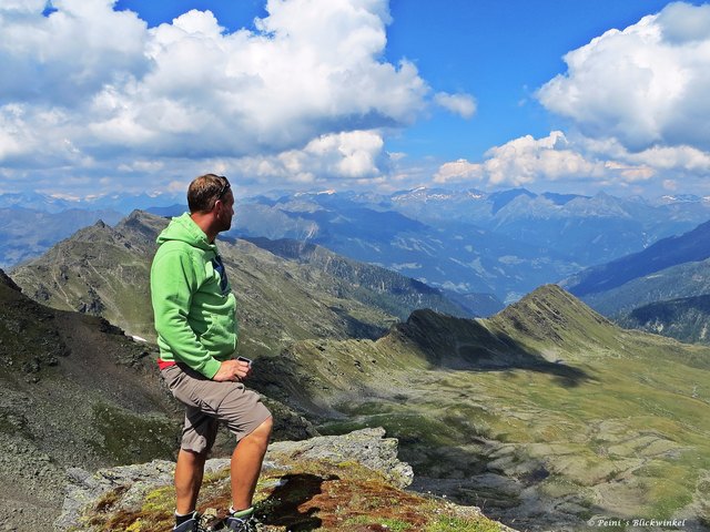 ..und Rundumfernsicht bietet sich vom Hochkreuz 2709m in der Kreuzeckgruppe