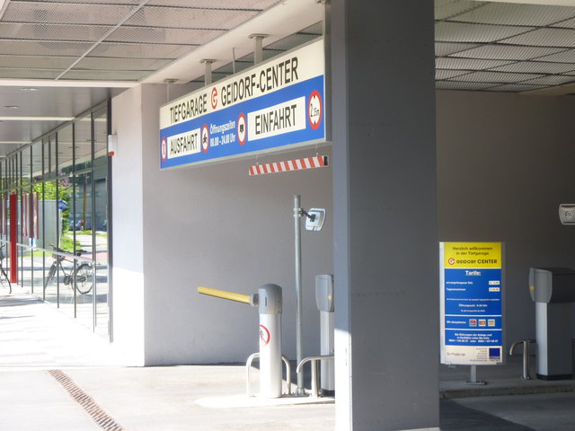 Der Sieger aus Graz - das Geidorf-Center. Hier werden sogar knapp 50 Prozent des jährlich erzeugten Sonnenstromes dazu verwendet Werbe- und Hinweistafeln für die Parkgarage während des Tages zu beleuchten...