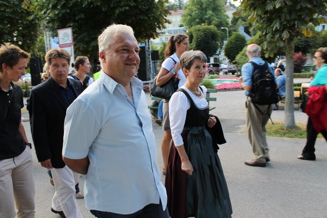 Spaziergang durch Gmunden: Barbara Prammer, Christian Dickinger, Reinhold Entholzer und Sabine Promberger. (v.r.)