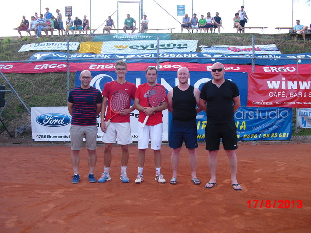Die Finalisten ( Julian Mayr, Alfred Novak ) mit Turnierleitung