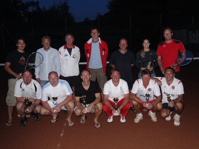 Hinten von links. Florian Kurz, Walter Stern, Franz Scheutz, Hubert Holzer, Robert Prinz, Karin u. Werner Siegl
Vorne von links. Christian Zechmeister, Harald Lehmbacher, Markus Zach, Thomas Fischer, Martin Huber, Ewald Gintner