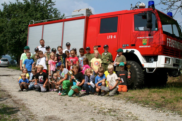 Die Kinder erlebten einen aufregenden Tag bei der Feuerwehr.