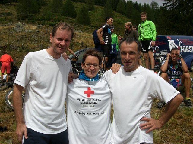 Bei der Mühldorfer Almtrophy: Dietmar Koplenig, Elisabeth Oberhauser und Sepp Stranig (von links)
