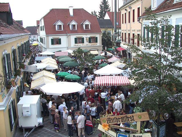 Kulinarik, Genuss und Spaß stehen beim traditionellen Mulbratlfest im Vordergrund.