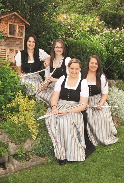 Die Musikerinnen freuen sich auf zahlreiche Besucher beim heurigen Fest.