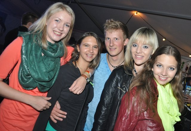 Von nah und fern kamen die Besucher, um zu den Beats der DJs zu tanzen.
