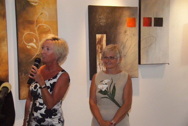 Kirsten Witteborg (li.) und Kulturreferentin Monika Rotter.