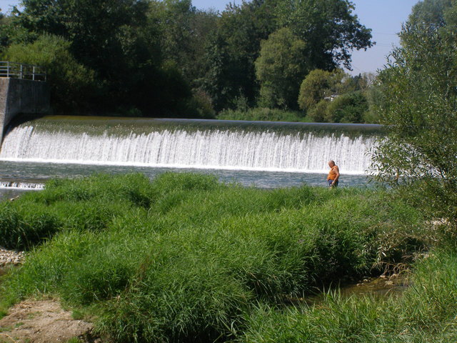 Die Obere Wehr in Neuhofen soll ein Kleinwasserkraftwerk bekommen. Viele Anrainer laufen dagegen Sturm.