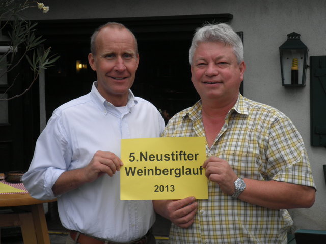 Organisator Michael Schödl und Hausherrn Heinz Zimmermann freuen sich auf viele Teilnehmer.