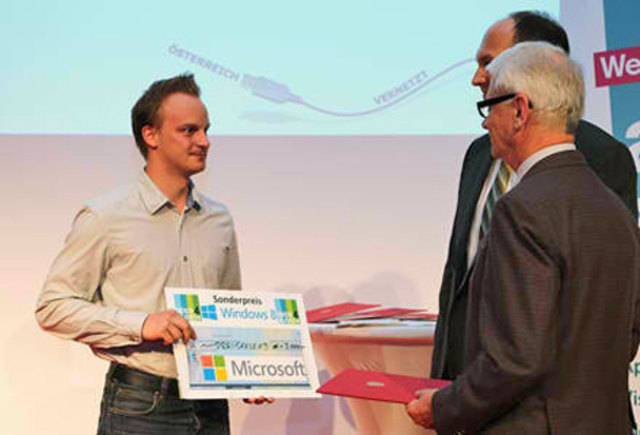 Felix Auer (links) bei der Preisverleihung.