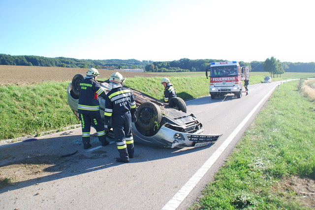 Die Einsatzkräfte der Feuerwehr Kilb waren mit der Bergung beschäftigt.