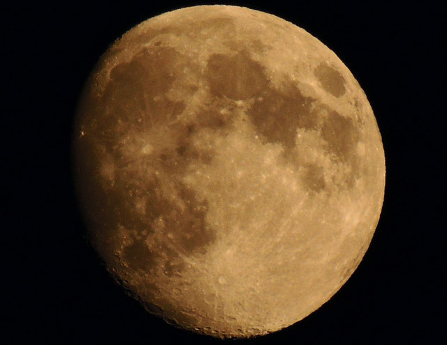 Der Mond, gesehen am 18. August 2013 - Bild 1
