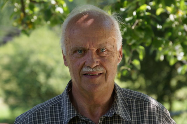 Josef Zangl hat 20 Bienenvölker und kämpfte heuer wie viele andere mit Melezitosehonig.