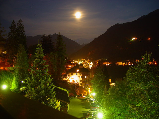 VOLLMOND ÜBER BAD GASTEIN