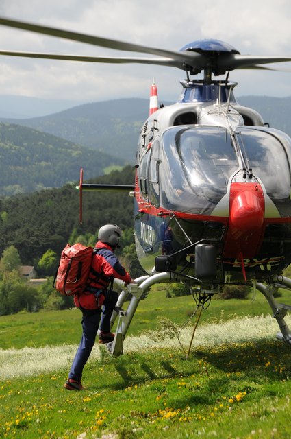 Die Helfer des Bundesministeriums für Inneres konnten die Frau nur noch tot bergen. | Foto: BMI