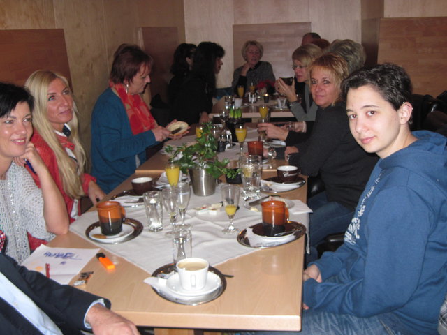 frauen treffen in Schwaz - Sexkontakte in Schwaz auf finden. Entdecke kostenlose, private und regionale Erotik-Anzeigen! Passende Partner frauen treffen in Schwaz - Erotik & Sex - volunteeralert.com