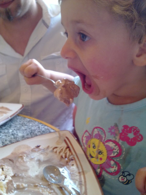 Lecker, lecker dieser Eis!!!!