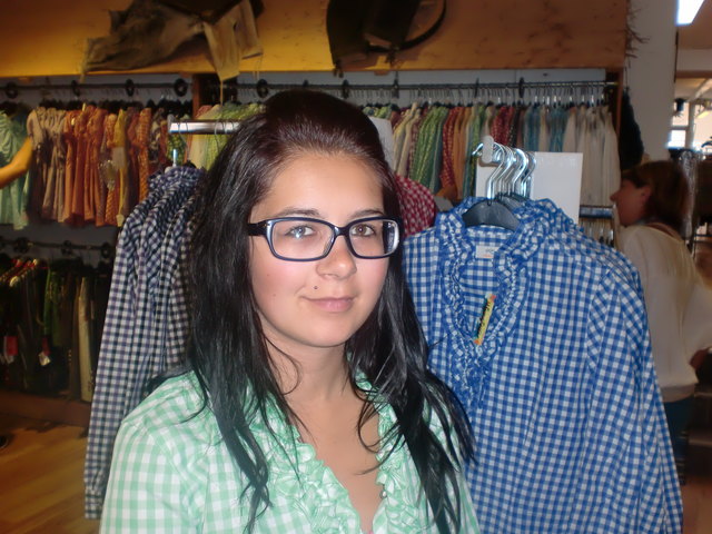 "Im Bezirk gibt es eine Menge Veranstaltungen, die unter dem Motto "Dirndl und Lederhose" stehen", weiß Trachtenmodeberaterin Sabrina Allmannsberger.