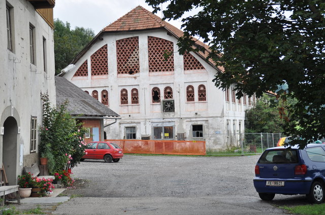 Das Stallgebäude des Staberhofes wurde bereits per Absperrung gesichert