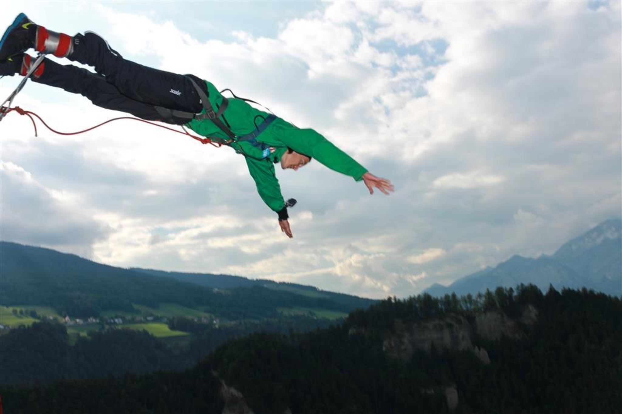 Fliegende Wikinger Am Bungy Seil Hall Rum