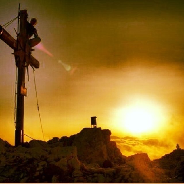 Einen fantastischen Sonnenaufgang am Guffert hat unser Regionaut Andreas Gschwentner hier in diesem Bild verewigt.