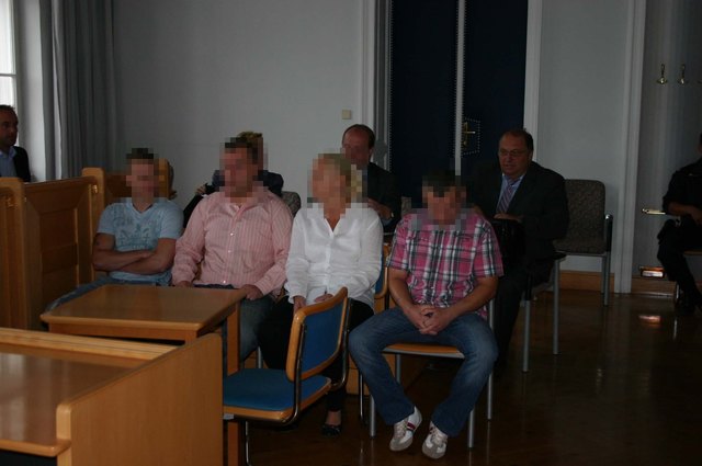 Zsolt H., Csaba L., Rita H. und Istvan G. mussten sich vor Gericht verantworten. | Foto: Steinbock