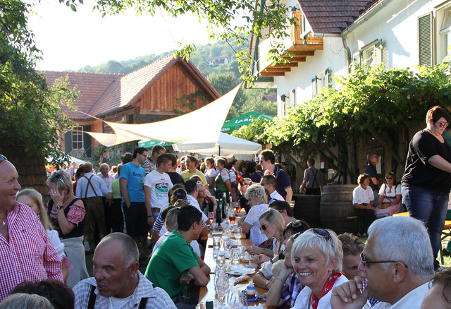 Der Weinberg ruft. Auf zum Kellerstöcklfest in Frutten-Gießelsdorf!