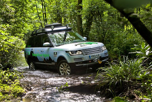 Von Großbritannien nach Indien – auf 16.000 Kilometern stellen die neuen Hyrid-Modelle von Land Rover ihre Geländegängigkeit unter Beweis. | Foto: Land Rover