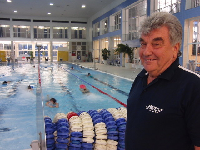 Schwimmer-Urgestein Otto Klenner ist stolz auf seine Sportler.