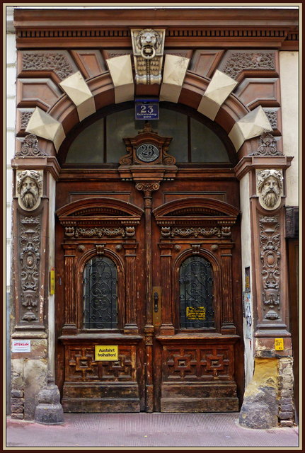 Der Zahn der Zeit hat seine Spuren hinterlassen, aber er konnte dem Tor nicht seine Würde nehmen