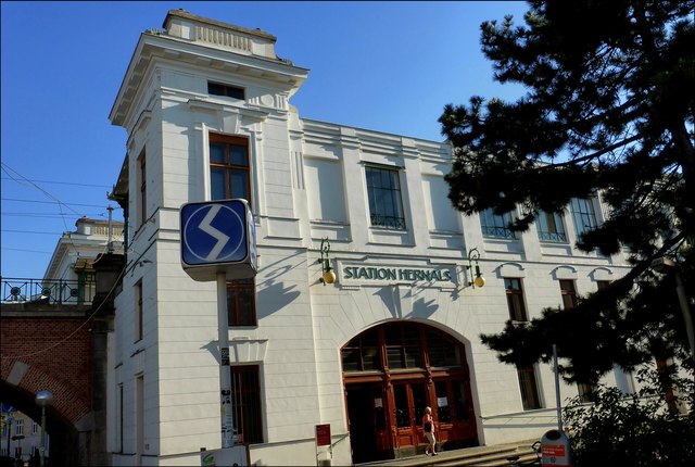 Der Bahnhof wurde - wieder einmal - wunderschön renoviert