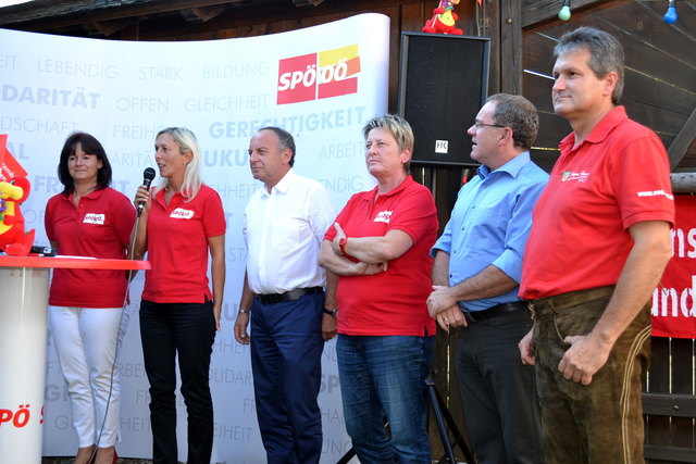 Sechs Spitzenkandidaten des Bezirks. Ingrid Nagy (von l.), Ursula Lindenhofer, Harry Buchmayr, Ingrid Neulinger und die Bürgermeister Johann Prillhofer und Gerhard Berger. Eine komplette Besetzung würde sich nur ausgehen, wenn die SPÖ 100 % aller Stimmen bekäme.