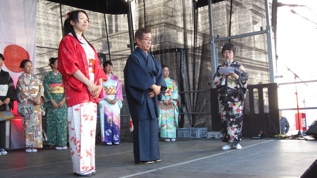 Einfache Alltagskimono für Damen und Herren.