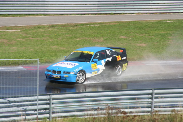 Andreas Hipfl - BMW E36 325i R1