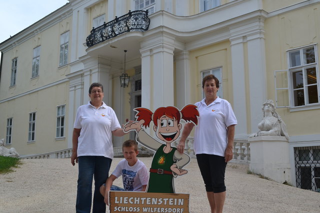 Fotostopp mit Betty: Gertraud Huysza, Erika Gartner und Lukas Huysza. | Foto: Elisabeth Koci