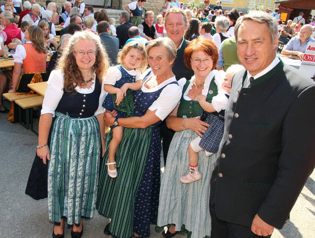 Elisabeth Schmidl, Fr. BGM Claudia Bock mit Ehemann,GR Irene Wallner-Hofhansl und BGM Josef Schmidl- Haberleitner