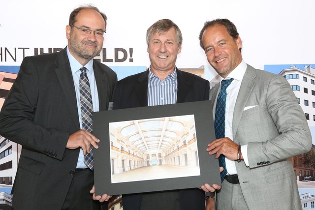 Bei der Besichtigung: Oliver Schreiber, SP-Bezirkschef Erich Hohenberger und Erwin Soravia (v.l.). | Foto: Schedl