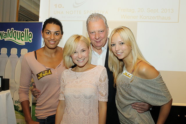 Edi Finger jun. ist Organisator der Gala UnaNotteSportiva; im Bild mit Missy May (2.v.l.).