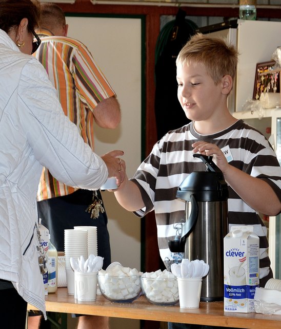 alle Kameraden, auch die Jüngsten, waren eifrig bei der Sache