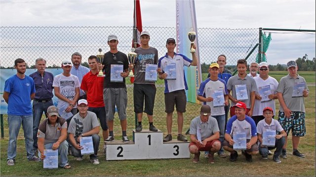 Am Podium v.l.n.r   Wolfgang Krahofer (2., Ö), Martin Brandmüller (1., Ö), Julien Hecht (3., F)