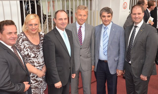 LAbg. Reinhard Jany, Kindergarteninspektorin Kornelia Berlakovich, LHStv. Franz Steindl, StS Reinhold Lopatka, BR Walter Temmel und LAbg. Christian Sagartz | Foto: ÖVP
