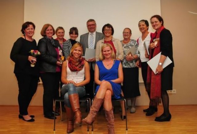 Starke Frauen bilden das Team von KoKon - im BIld mit Vbgm. Listberger. | Foto: Foto: KoKon