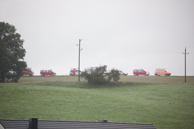 Eine Hundertschaft an Einsatz- und Rettungskräften traf in Großpriel ein. | Foto: Deak